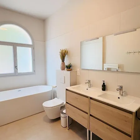 Marine Exceptional With Heated Pool Villa